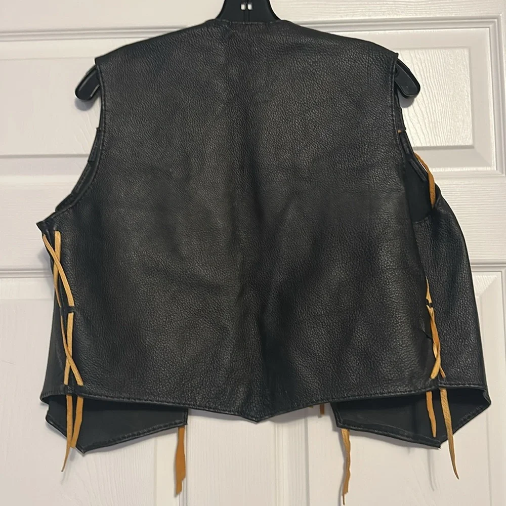 Vintage black leather with gold leather fringe vest. Sz fits Sm/Med - Picture 4 of 7
